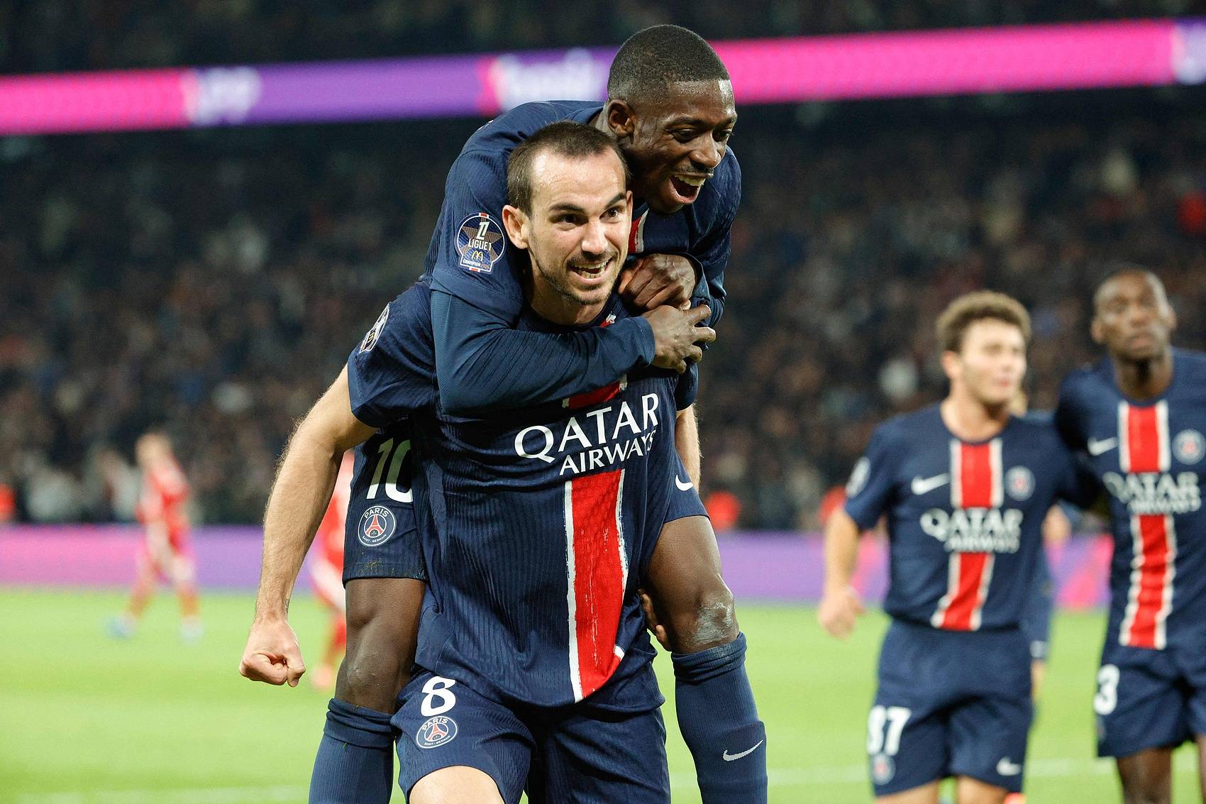 巴黎圣日耳曼大胜对手,强势登顶 巴黎圣日耳曼大胜对手,强势登顶