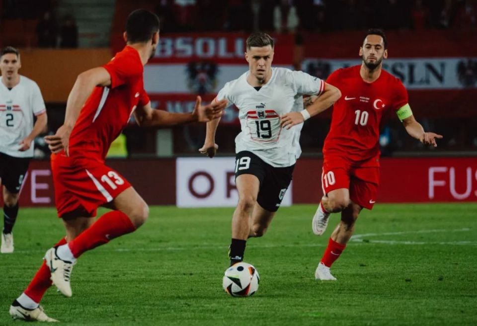 斯洛伐克国家队备战欧洲挑战杯,训练加紧 斯洛伐克国家队备战欧洲挑战杯,训练加紧