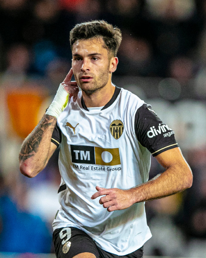 瓦伦西亚惜败,告别本赛季欧洲足坛 瓦伦西亚惜败,告别本赛季欧洲足坛