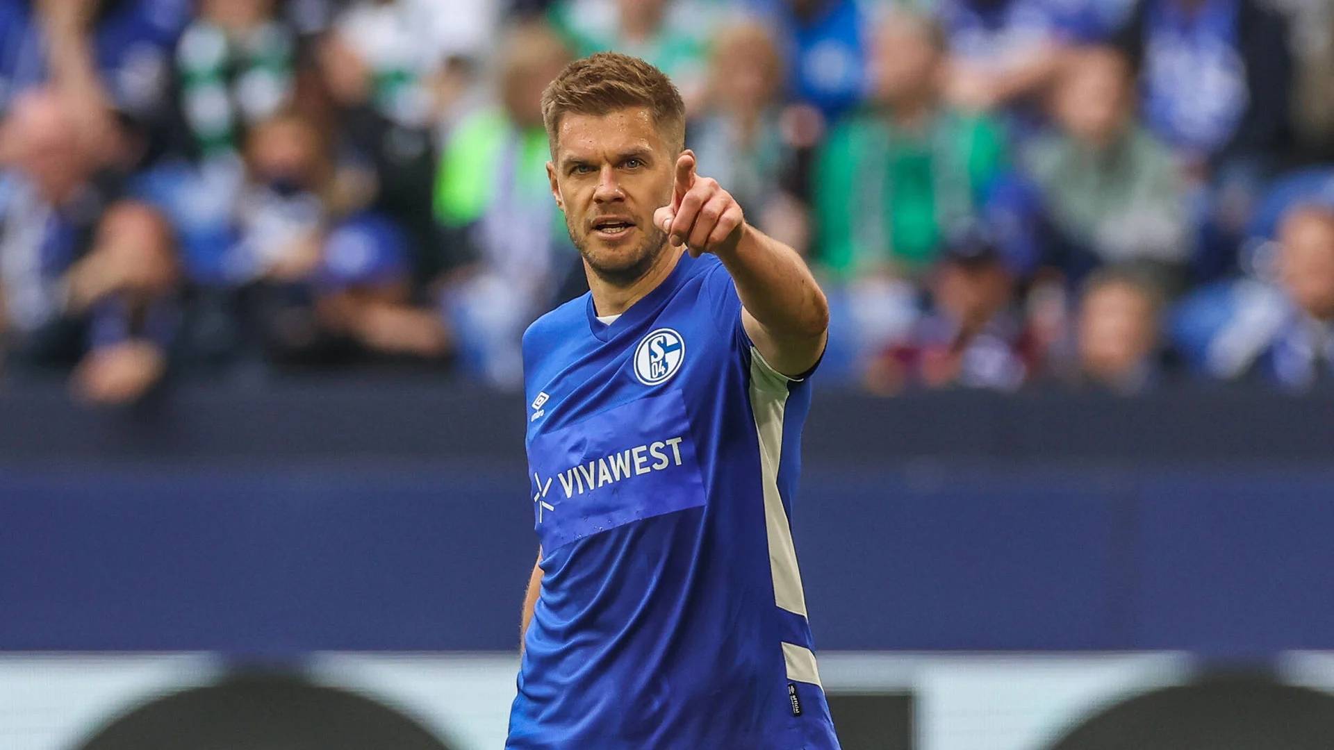 沙尔克04客场艰难取胜,雪中送炭 沙尔克04客场艰难取胜,雪中送炭