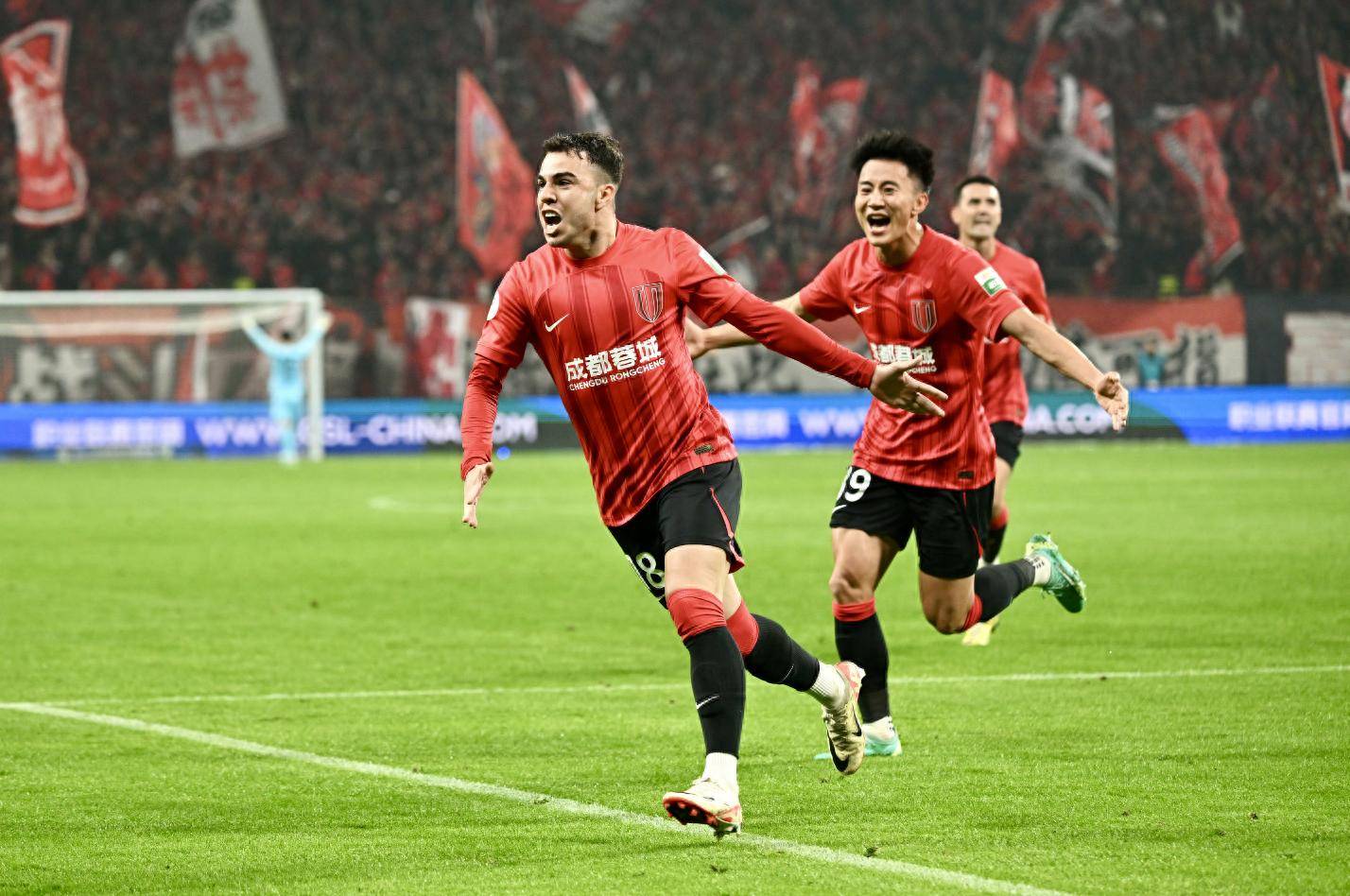 被誉为中国之光的球队继续征战亚冠赛场 被誉为中国之光的球队继续征战亚冠赛场