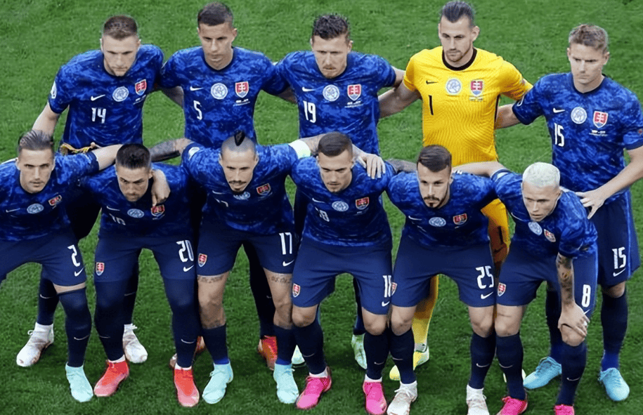 英国威廉希尔-斯洛伐克队在离家比赛中获得胜利