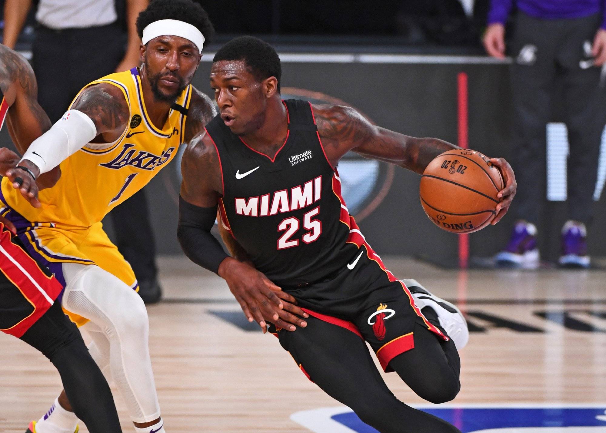 小牛新秀发挥亮眼,球队前景一片光明 小牛新秀发挥亮眼,球队前景一片光明