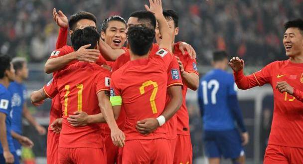 抢点制胜!精准传球破门,帮助球队取得比赛胜利 抢点制胜!精准传球破门,帮助球队取得比赛胜利