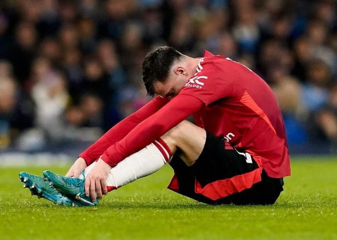 切尔西被续腰扭伤,将缺席下一场比赛 切尔西被续腰扭伤,将缺席下一场比赛