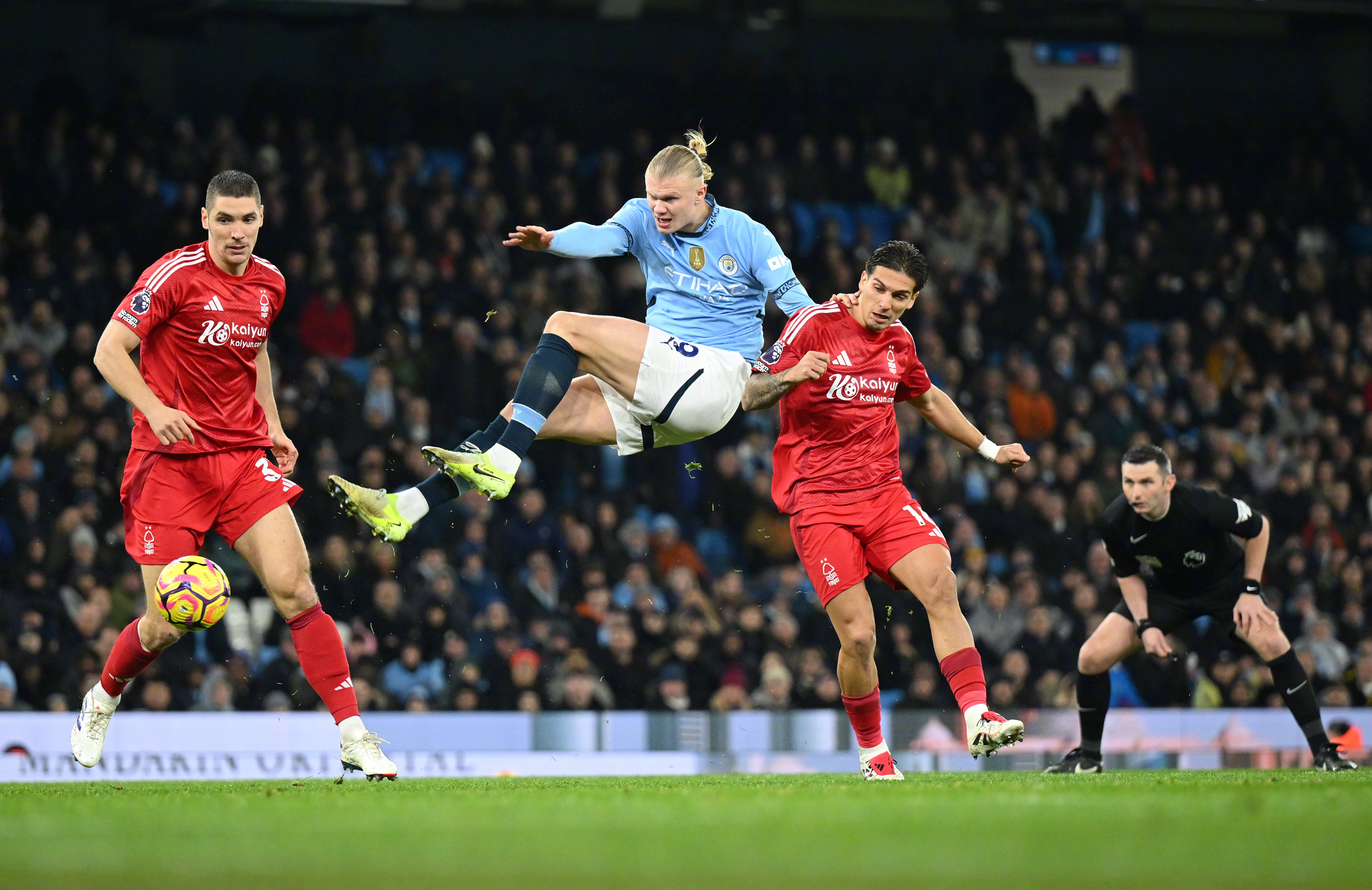 曼城客场火爆2-0击败埃弗顿