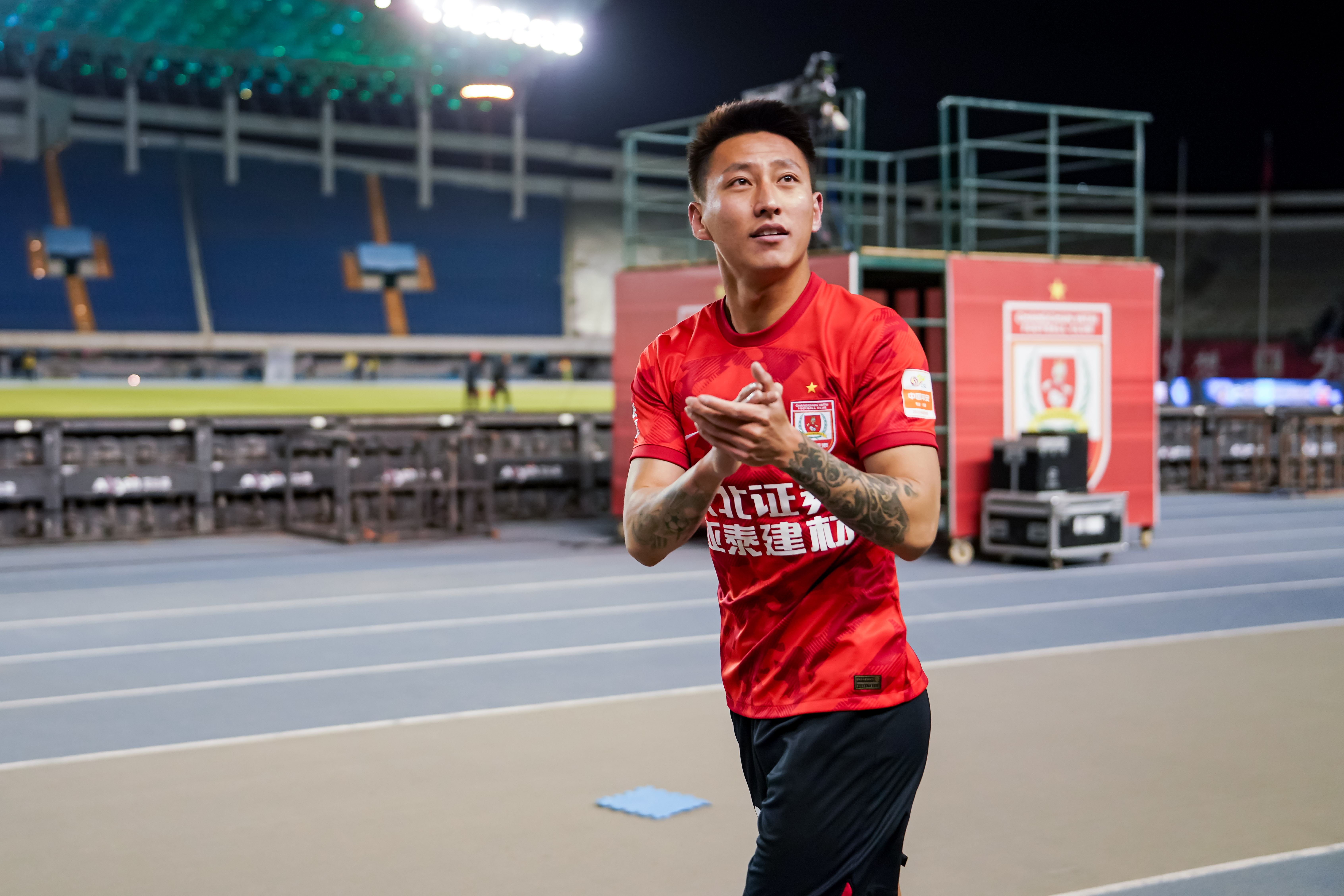 球队整体表现出色,士气高昂信心满满 球队整体表现出色,士气高昂信心满满