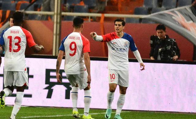 莱比锡全队发挥出色,多点开花领先对手 莱比锡全队发挥出色,多点开花领先对手