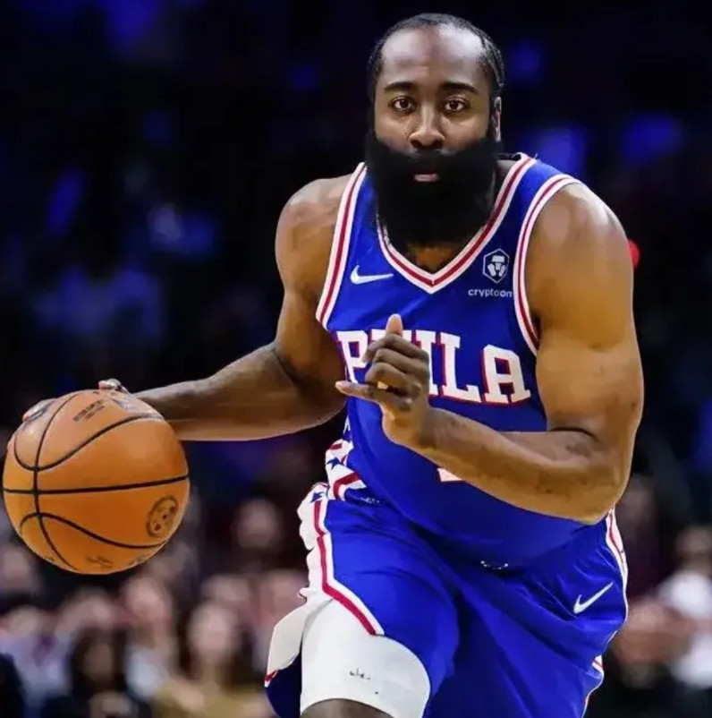 火箭负湖人,哈登表现出色却难救主势头难挡 火箭负湖人,哈登表现出色却难救主势头难挡