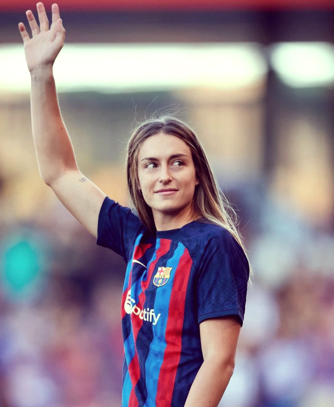 体坛巨星:女足选手荣耀登场 体坛巨星:女足选手荣耀登场