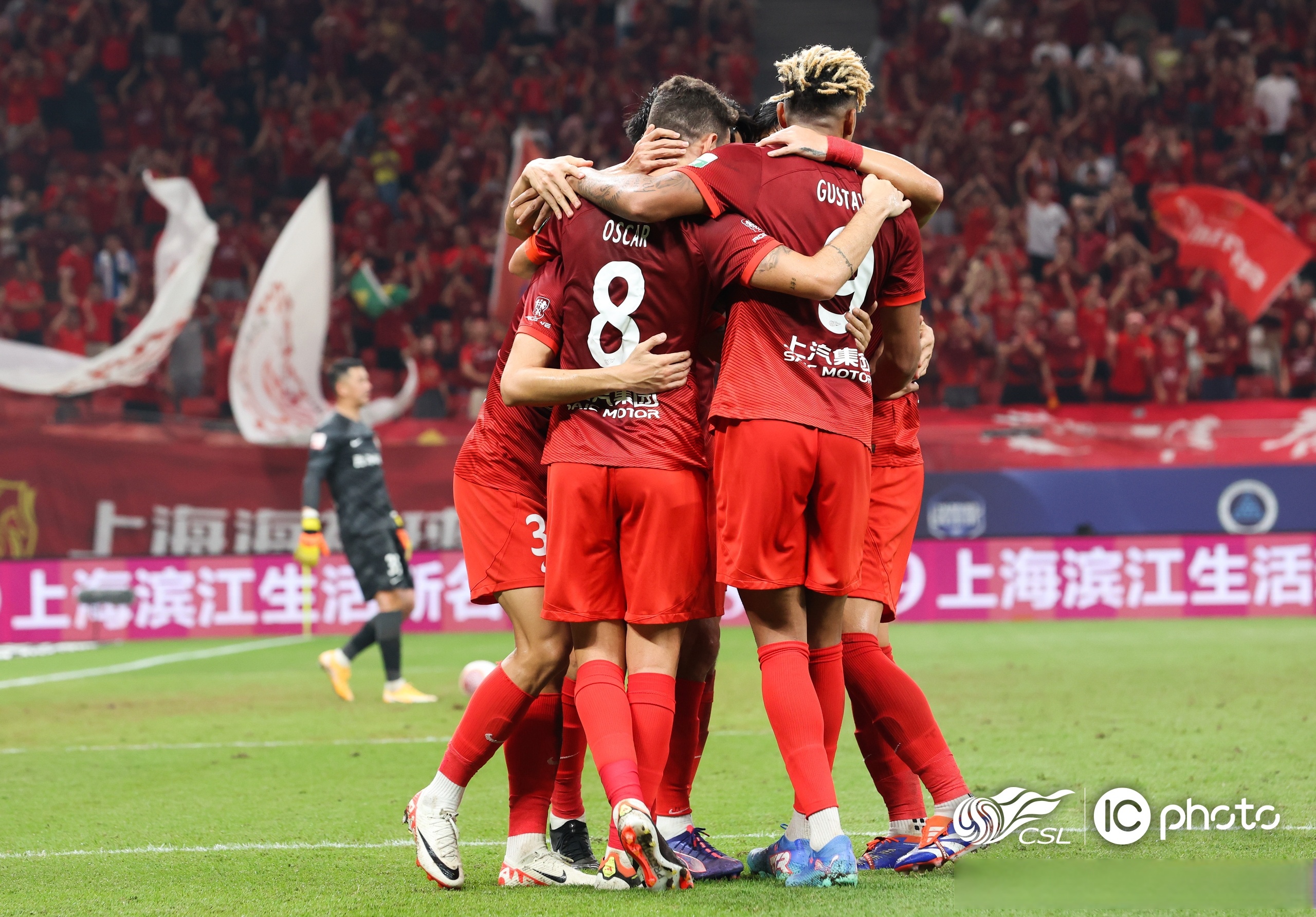 热血足球场上球队实力对抗,激情四射 热血足球场上球队实力对抗,激情四射