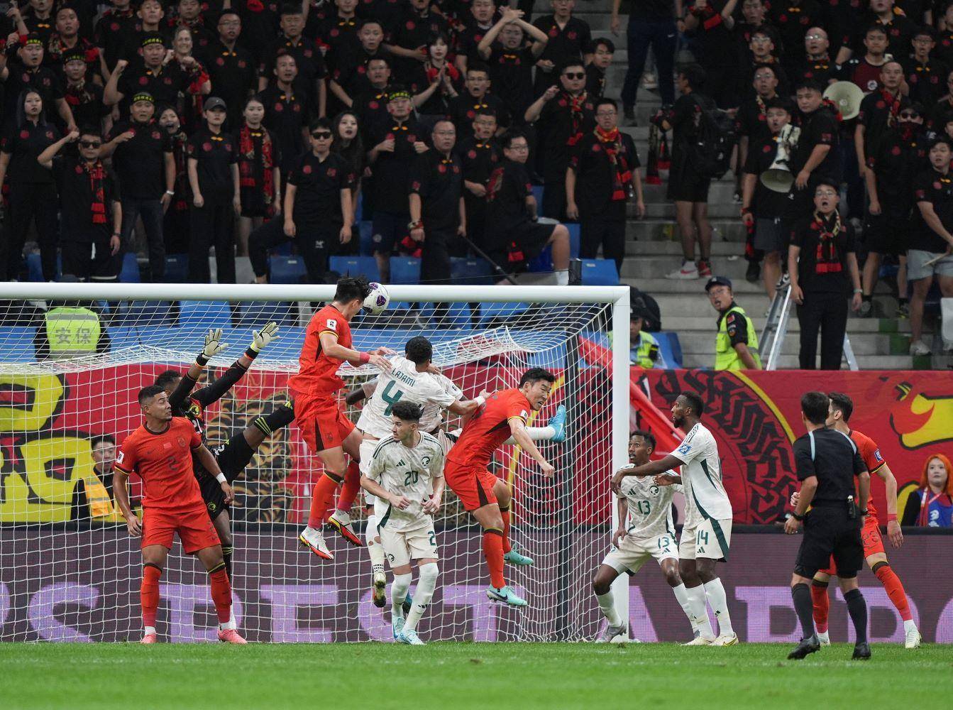 宁夏队在比赛中遭遇失败,球员们孤注一掷 宁夏队在比赛中遭遇失败,球员们孤注一掷