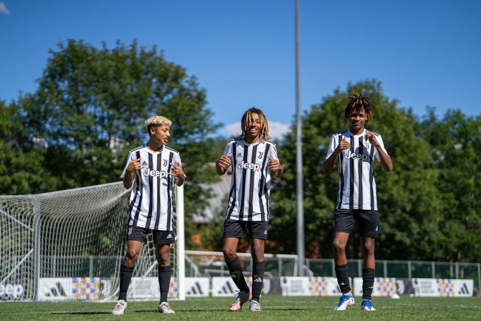 意甲球队球迷举行集会为队伍加油助威