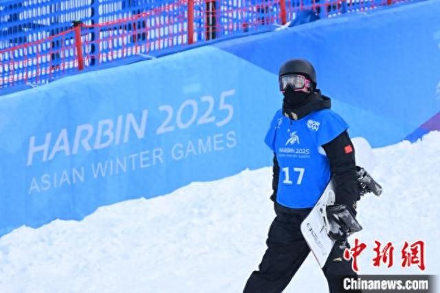 奥地利滑雪选手全力以赴,夺得冠军称号 奥地利滑雪选手全力以赴,夺得冠军称号