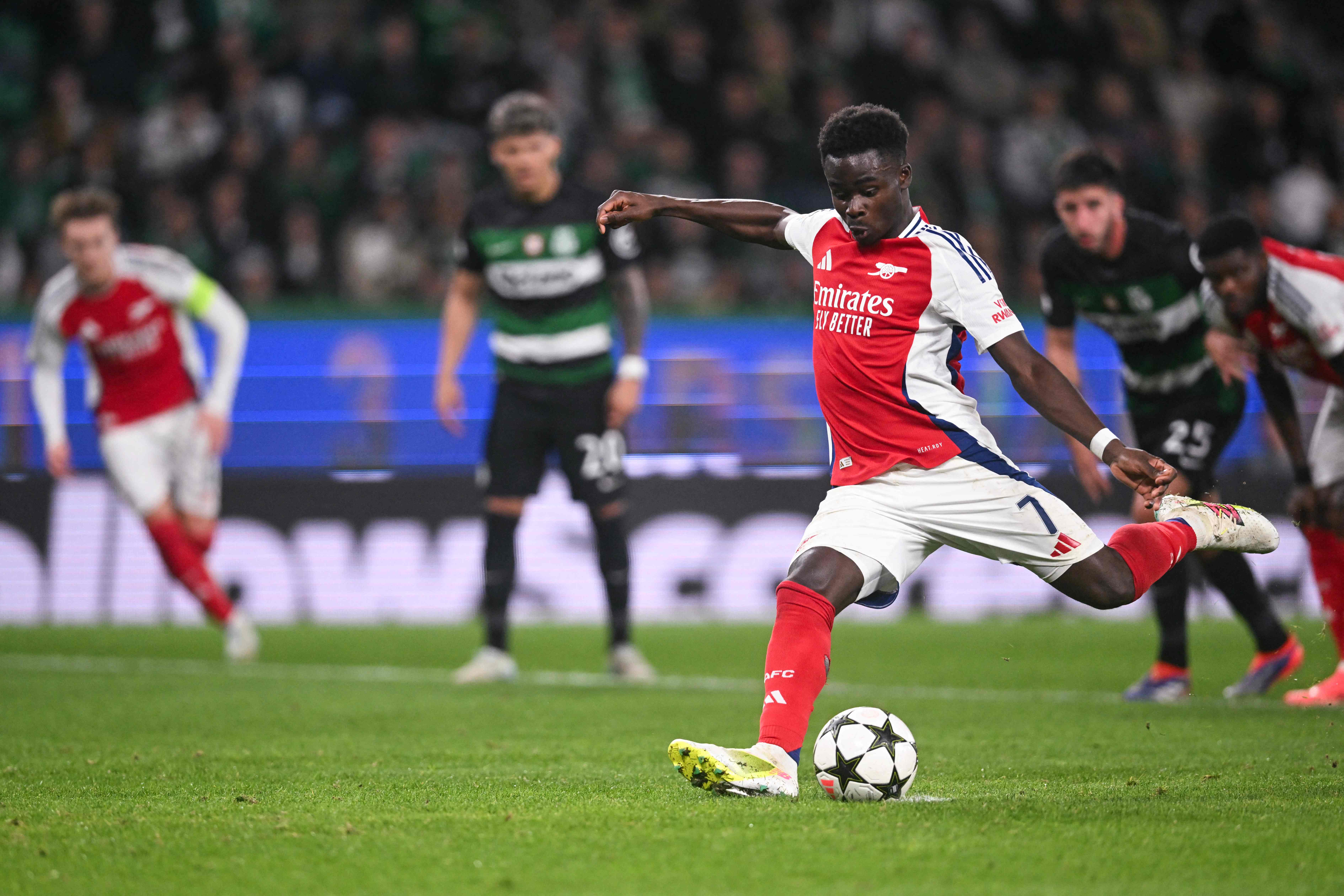 阿森纳告捷,欧冠资格争夺白热化 阿森纳告捷,欧冠资格争夺白热化