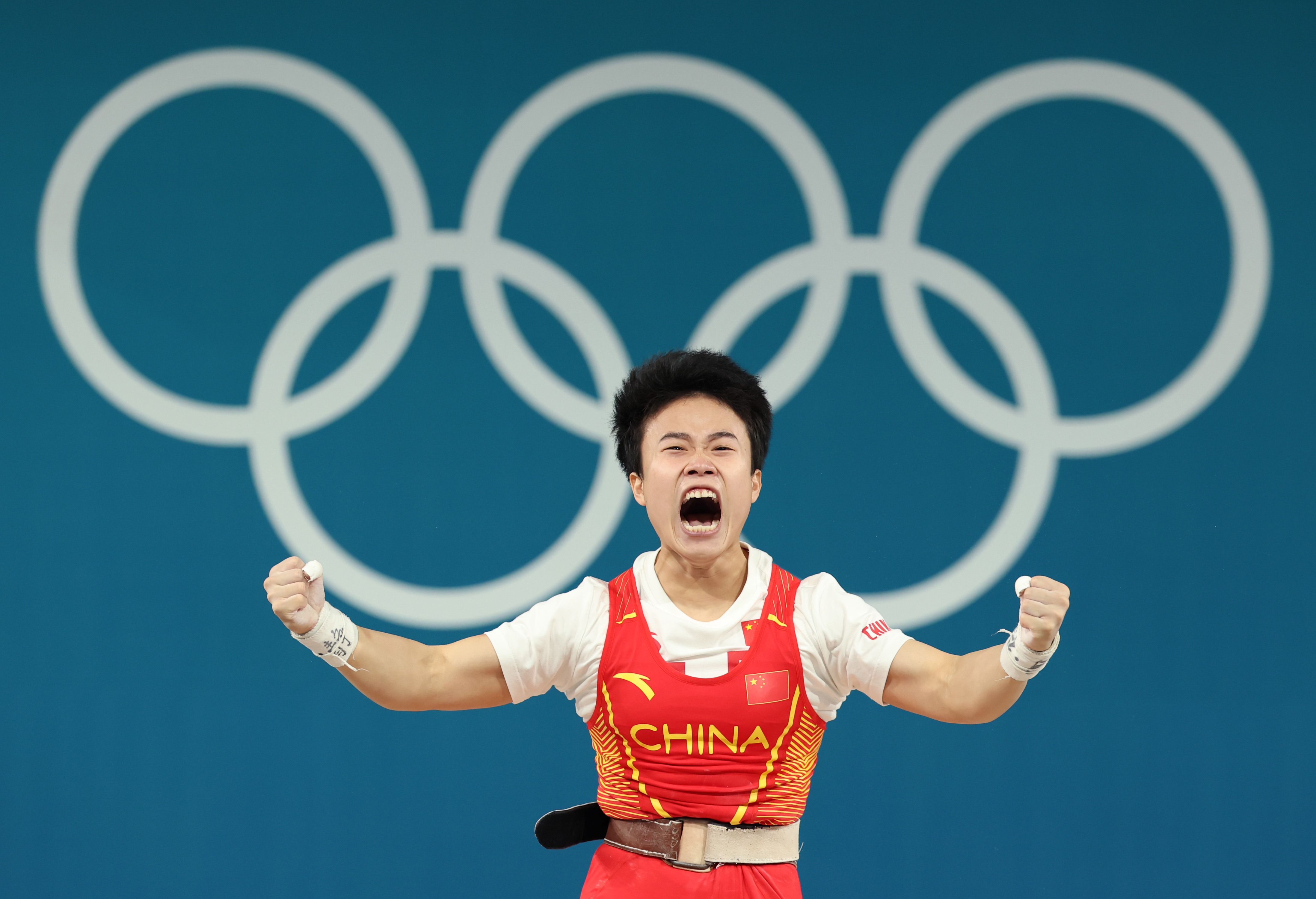 跨越障碍！国家代表团勇夺金牌