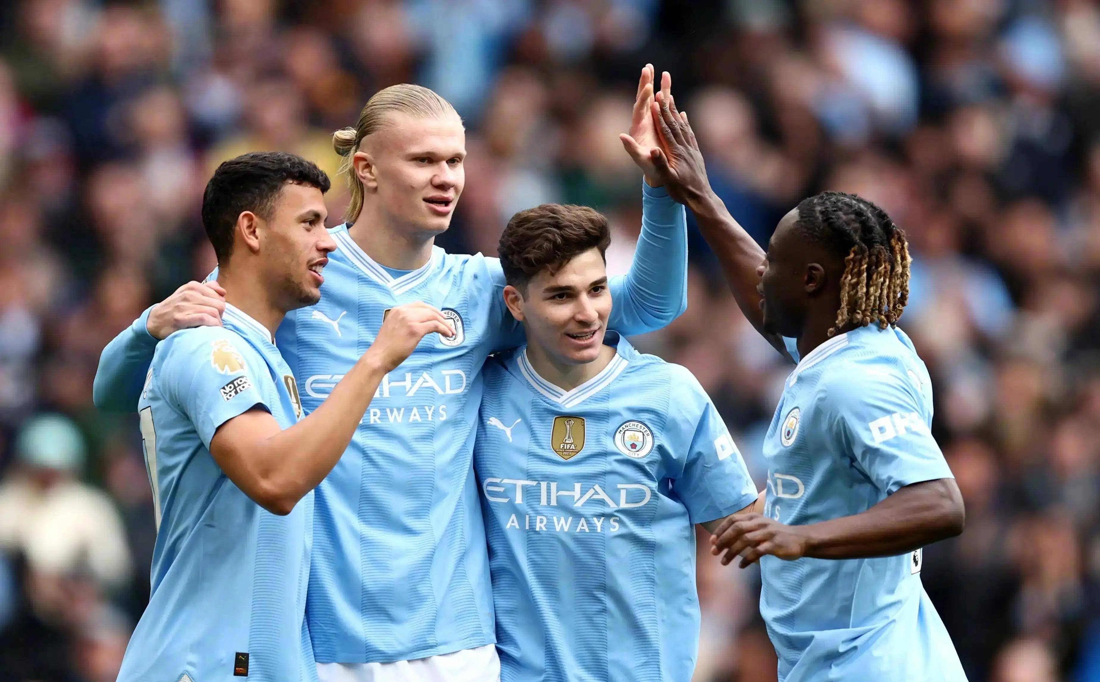 曼城客场击败对手,稳坐英超积分榜首位 曼城客场击败对手,稳坐英超积分榜首位