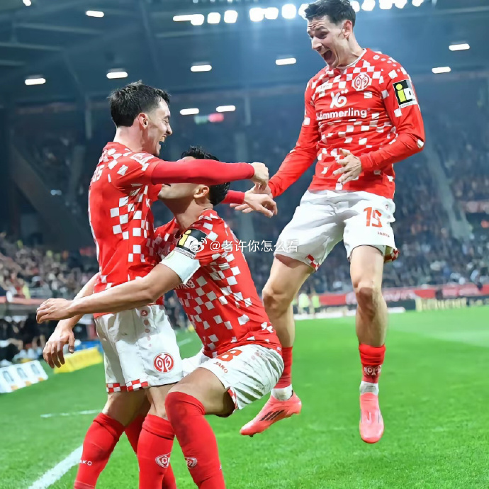 沃尔夫斯堡全队士气高涨,迎战强敌信心满满 沃尔夫斯堡全队士气高涨,迎战强敌信心满满