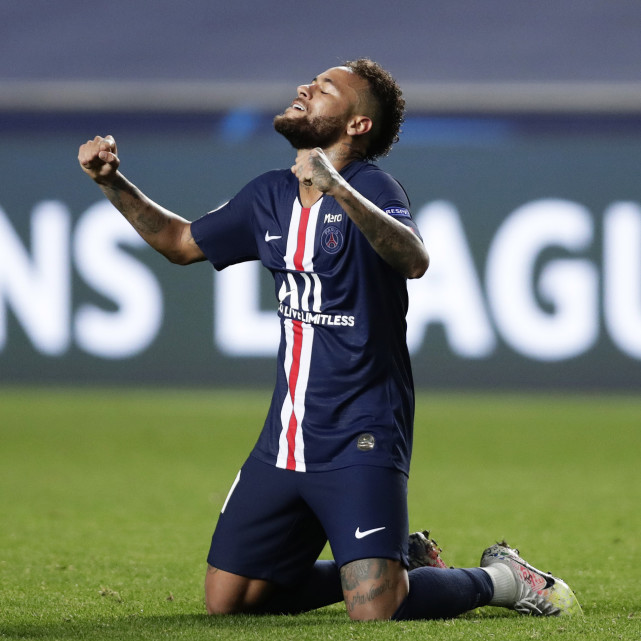 巴黎完胜对手！内马尔继续披荆斩棘