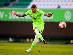 沃尔夫斯堡队员协力拼搏,主场击败对手 沃尔夫斯堡队员协力拼搏,主场击败对手