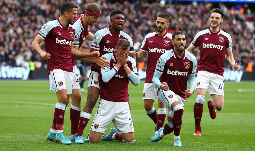 埃弗顿对决西汉姆联，保级压力巨大