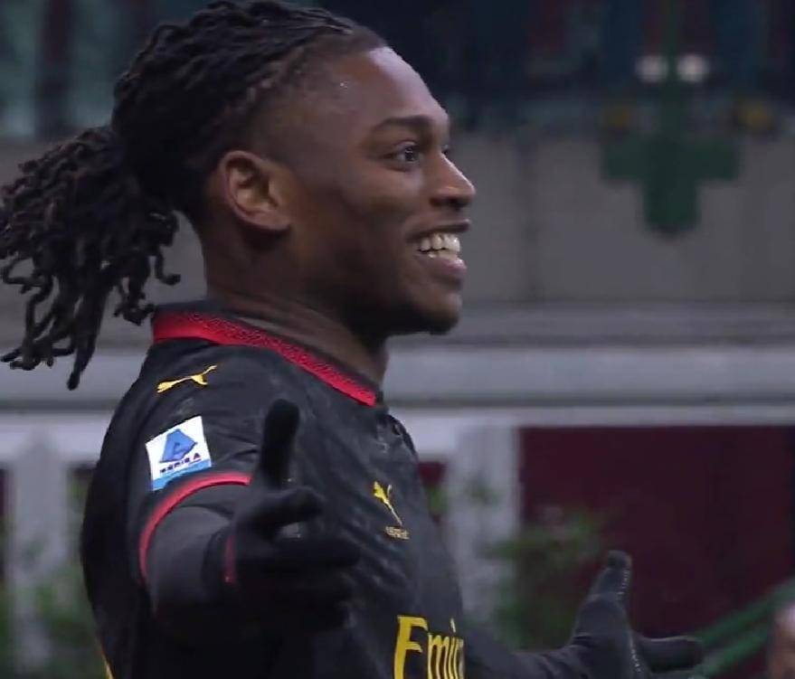 威廉希尔app-AC米兰士气大涨，冲刺联赛前四