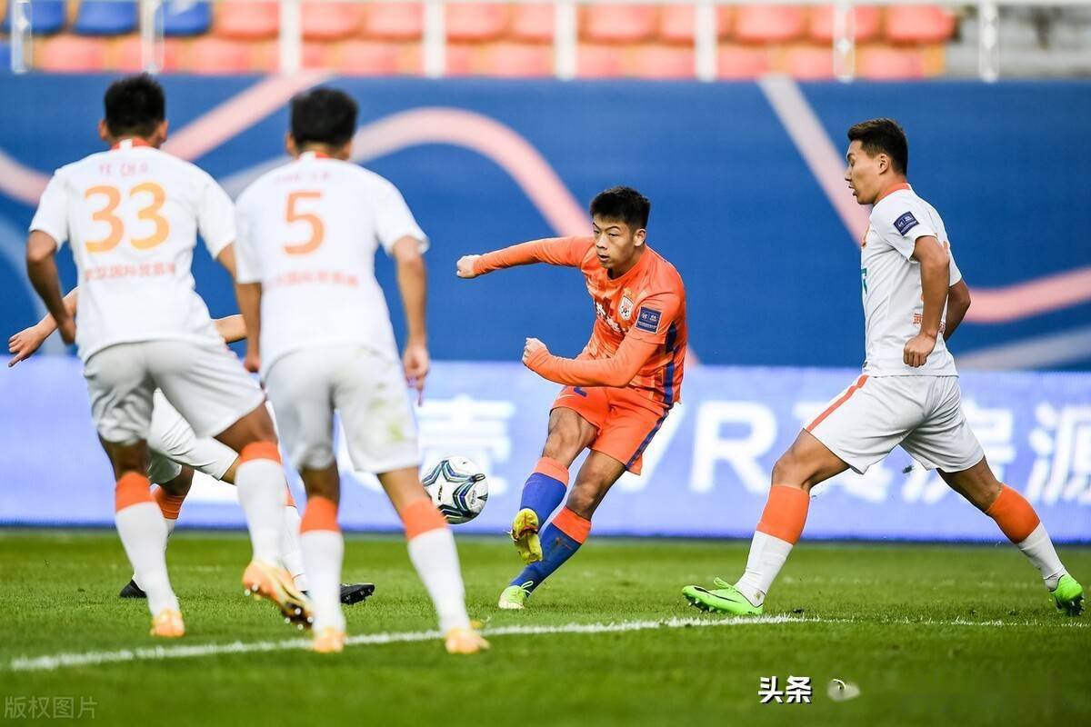武汉卓尔客场战平山东鲁能,保持联赛不败纪录 武汉卓尔客场战平山东鲁能,保持联赛不败纪录