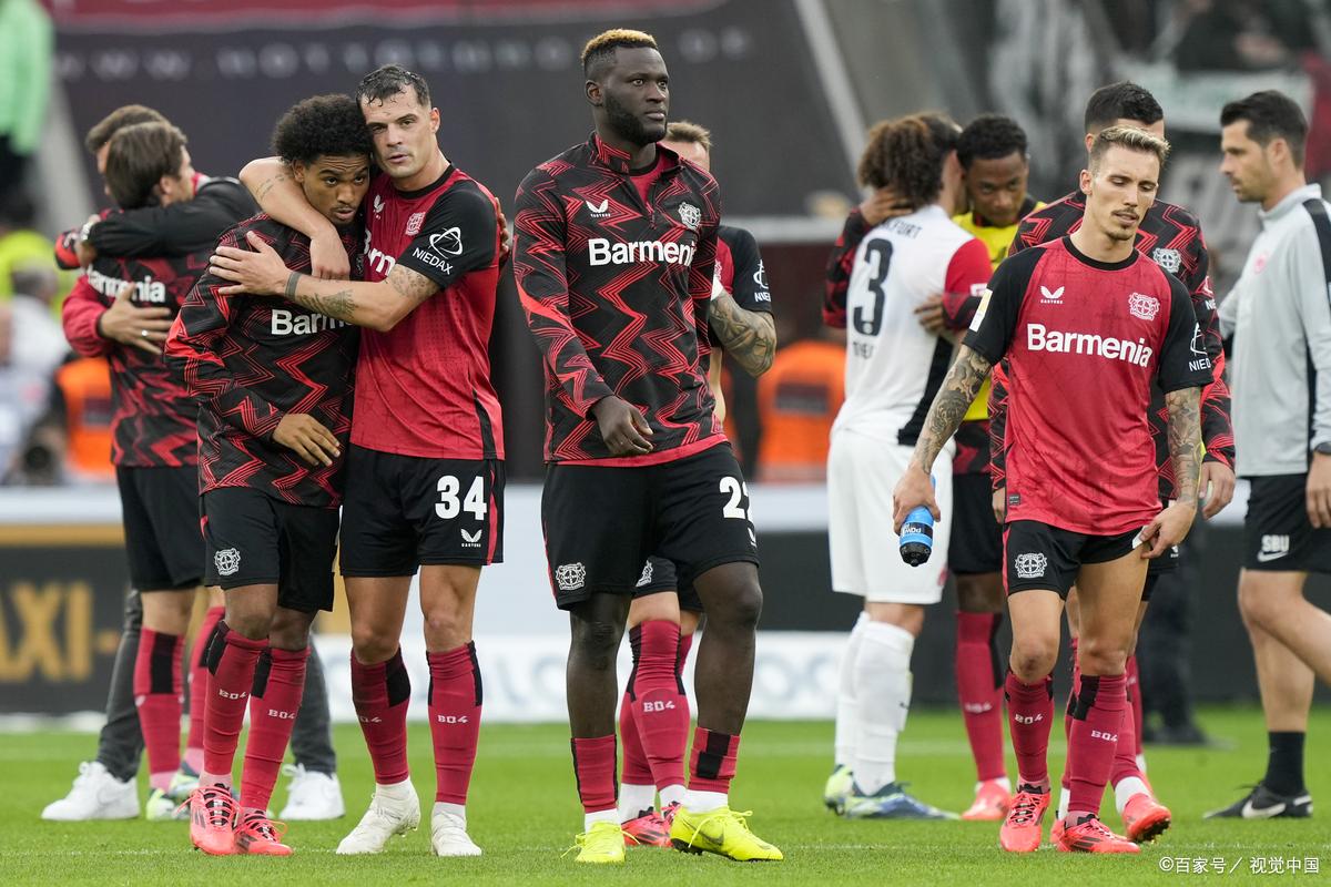 奥格斯堡主场战平勒沃库森,顽强防守保持不败 奥格斯堡主场战平勒沃库森,顽强防守保持不败