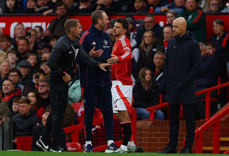 曼联遭遇惨败,球迷大呼失望 曼联遭遇惨败,球迷大呼失望