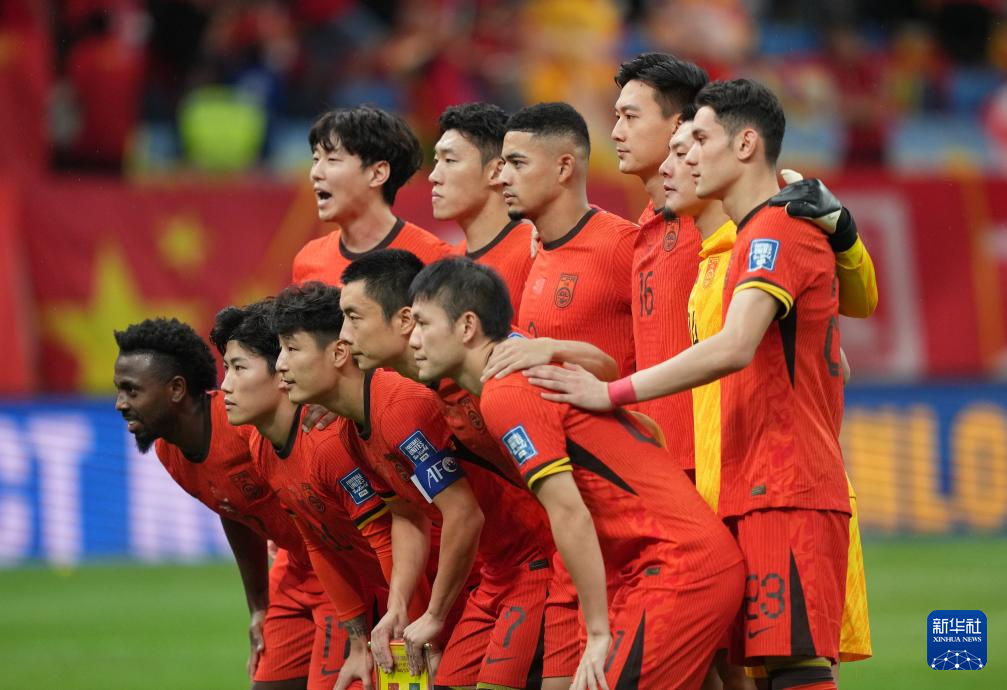 足球盛宴!国内豪门球队对决 足球盛宴!国内豪门球队对决