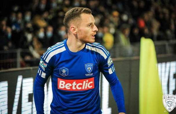 俄罗斯大破捷克,高领积分榜首风云 俄罗斯大破捷克,高领积分榜首风云