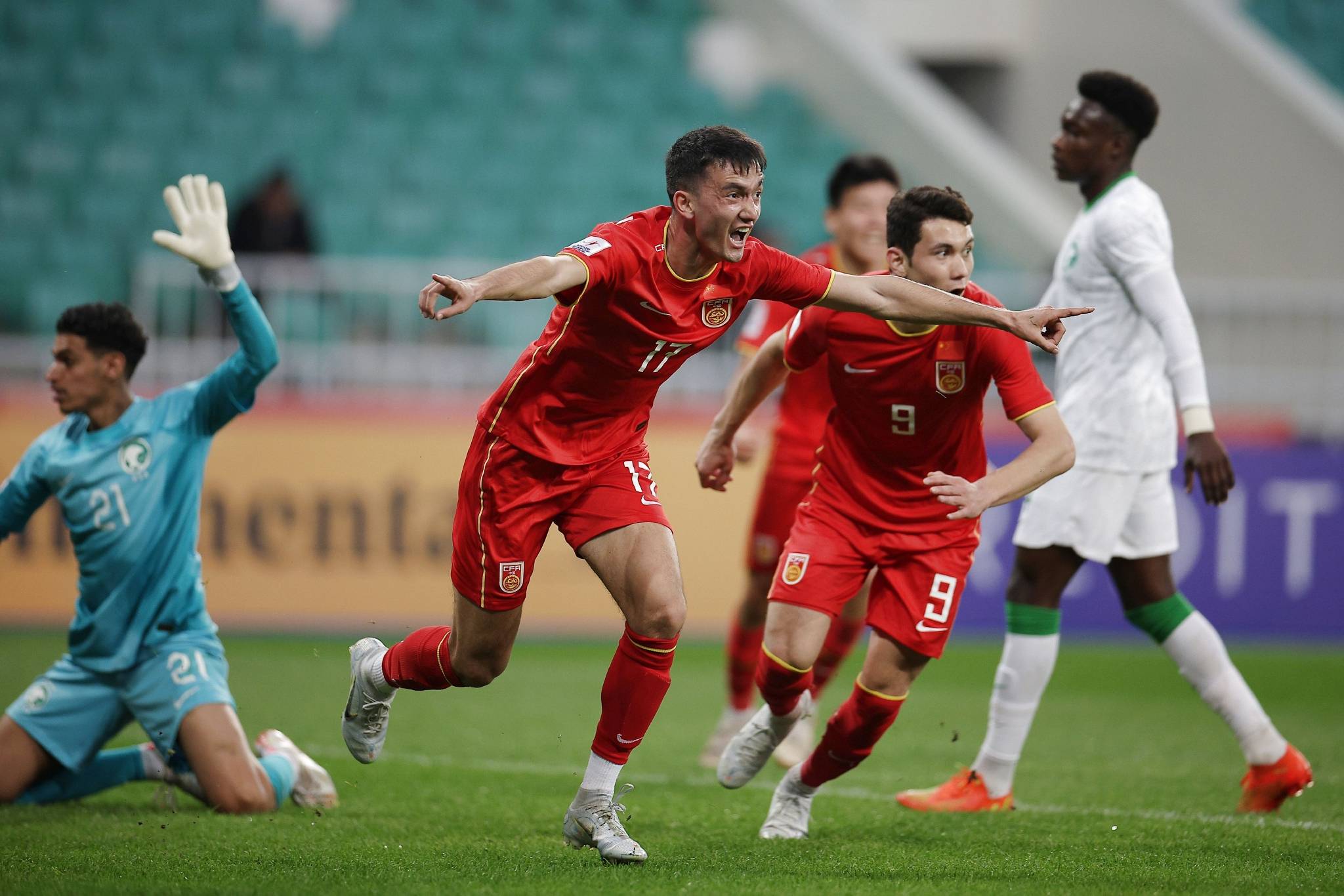 威廉希尔中文站-皇家马德里客场战胜那不勒斯，取得关键胜利