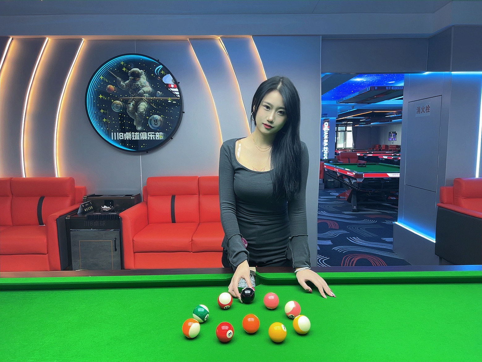 气质出众，选手气场惊艳全场