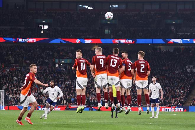 英格兰队逆转捷克,成功晋级欧冠预选赛 英格兰队逆转捷克,成功晋级欧冠预选赛