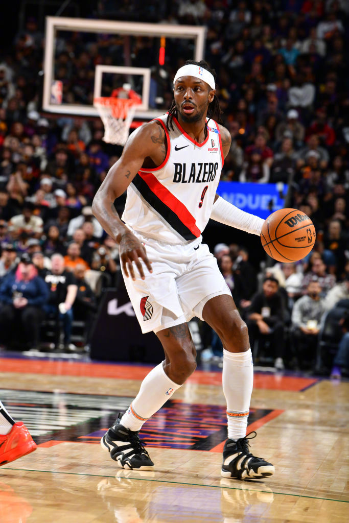 开拓者主场胜太阳，继续胜利之路