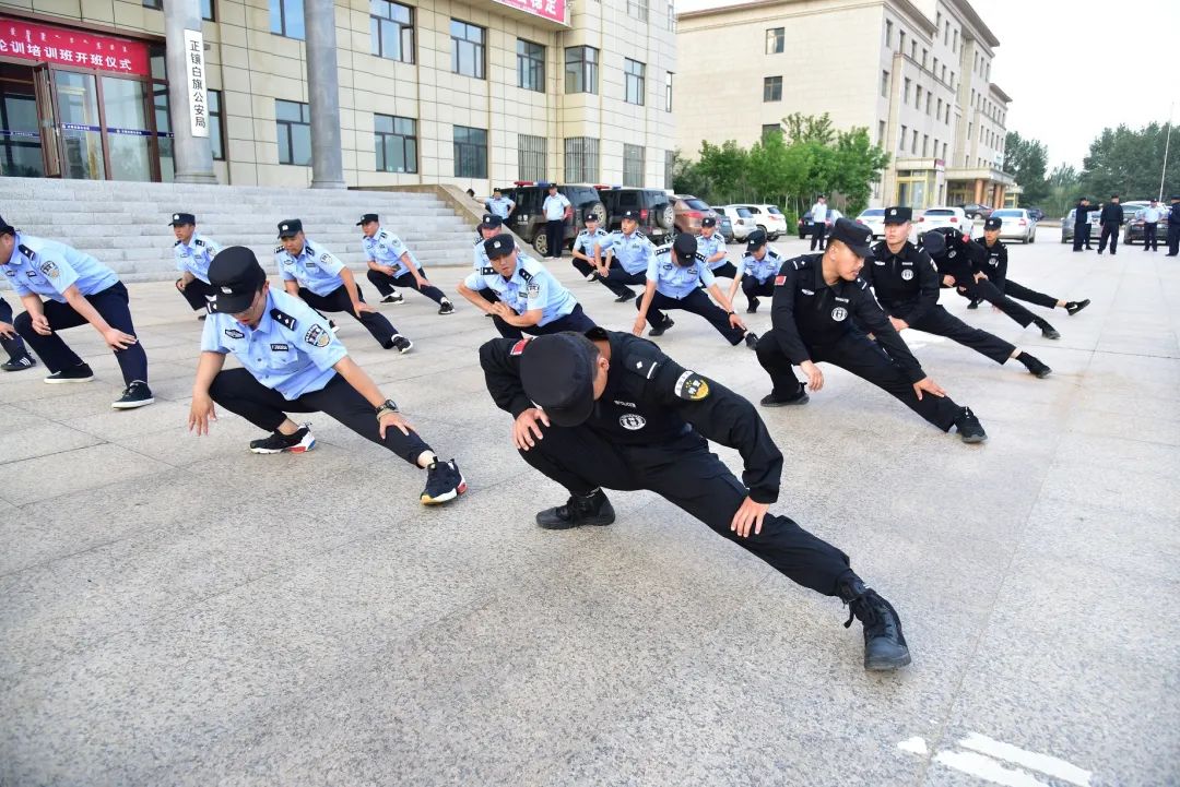 精神抖擞墨西哥队士气高昂 精神抖擞墨西哥队士气高昂