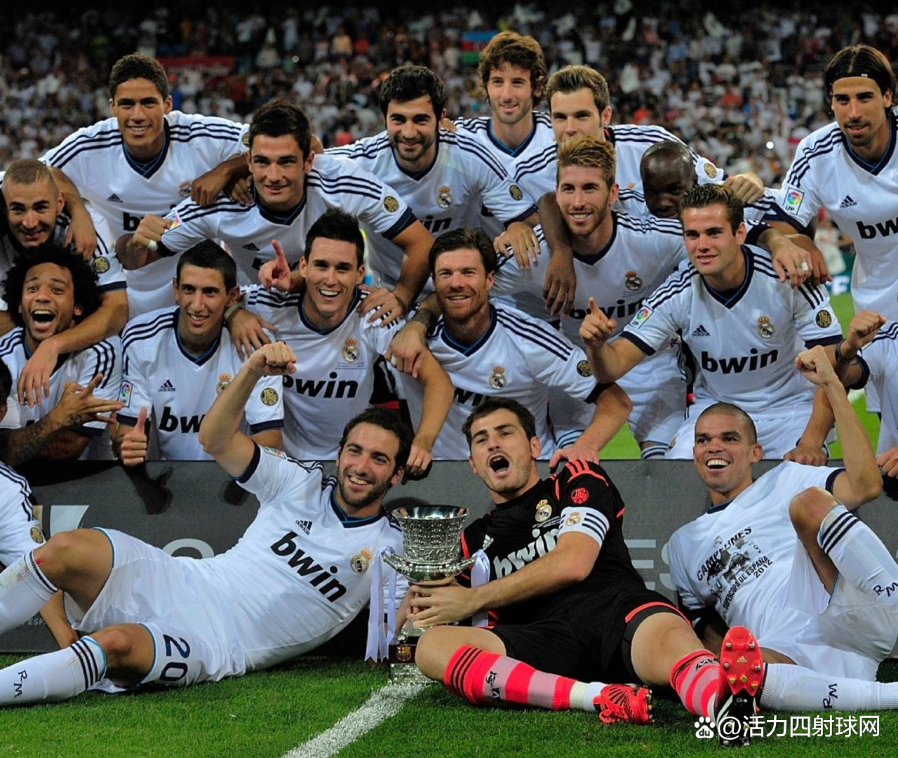 华丽足球盛宴惊艳亮相,球队实力对决 华丽足球盛宴惊艳亮相,球队实力对决