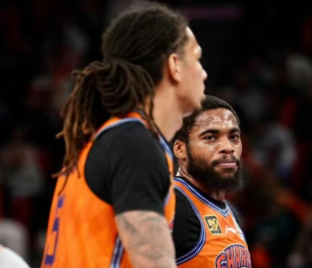 球队遭遇困境,教练组谋划应对下个对手 球队遭遇困境,教练组谋划应对下个对手