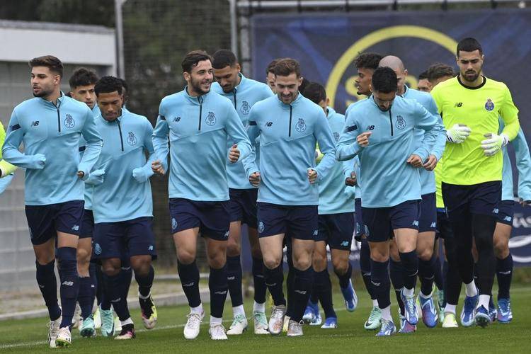 波尔图击败本菲卡,赢得葡萄牙超级杯 波尔图击败本菲卡,赢得葡萄牙超级杯