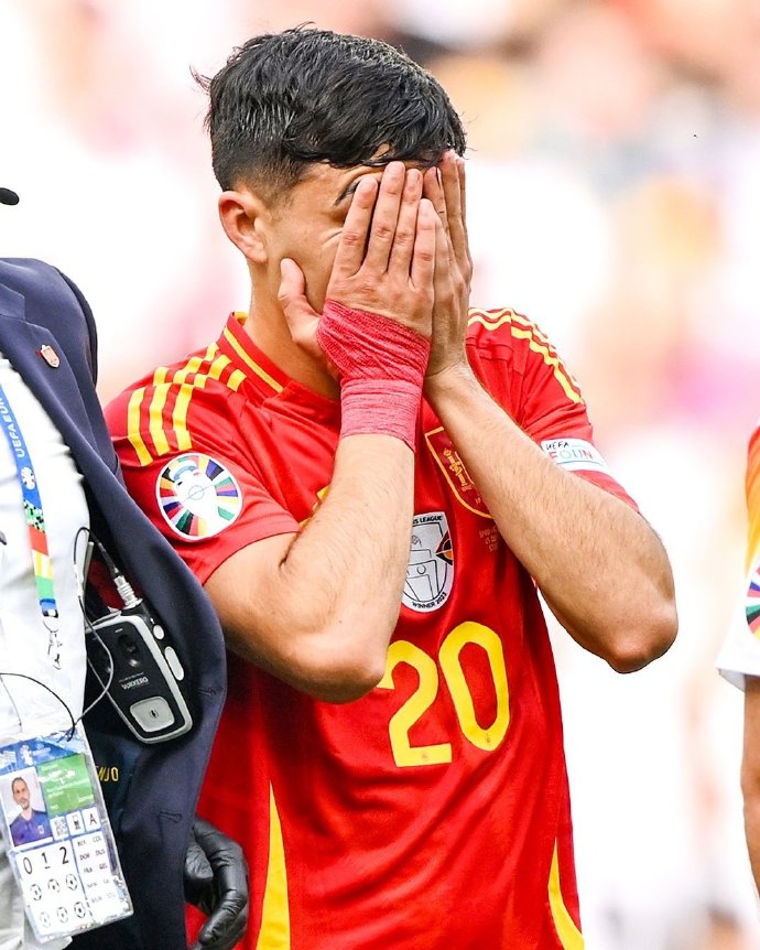 德国中场因伤离场,未能出战下一场比赛 德国中场因伤离场,未能出战下一场比赛