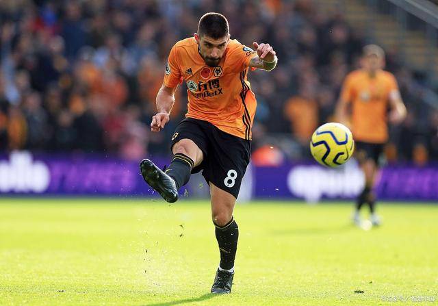 富勒姆惨败狼队,遭遇季后降级的压力 富勒姆惨败狼队,遭遇季后降级的压力