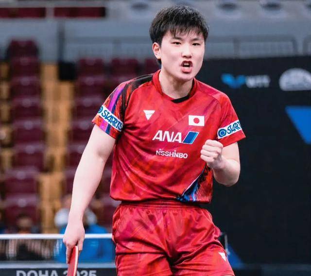 狂欢进球王者！谦逊莱斯特主场围剿，亚洲杯射手独破