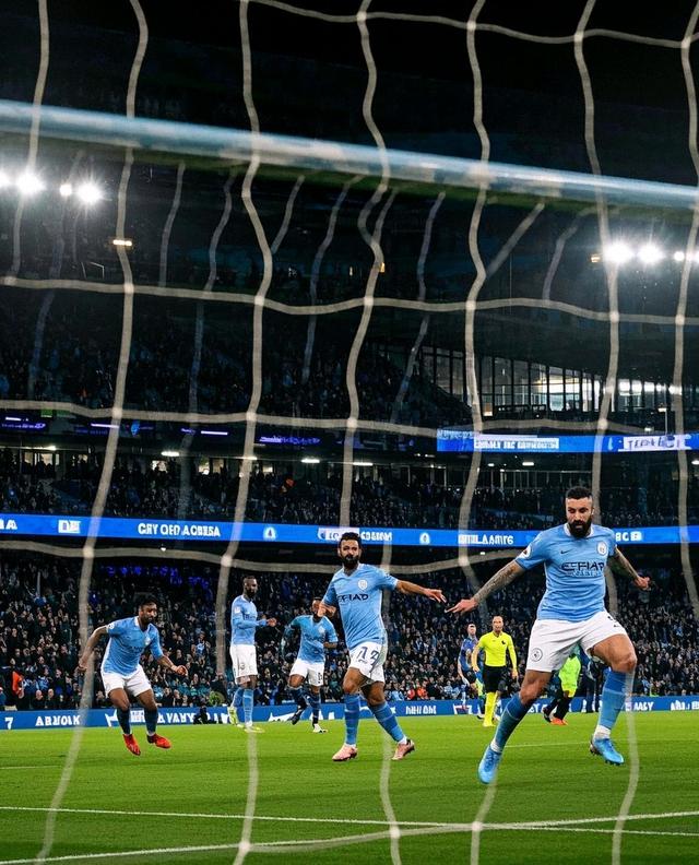 曼城惨败南安普顿,失误频频导致失球 曼城惨败南安普顿,失误频频导致失球