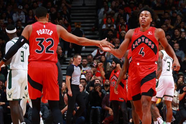 雄鹿再度大胜,球队士气高涨不可一世 雄鹿再度大胜,球队士气高涨不可一世