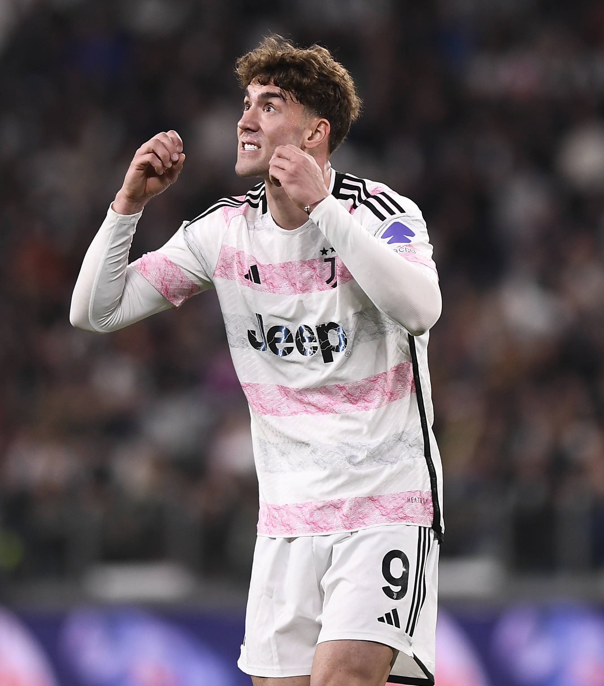 尤文图斯逆袭,锁定联赛冠军 尤文图斯逆袭,锁定联赛冠军