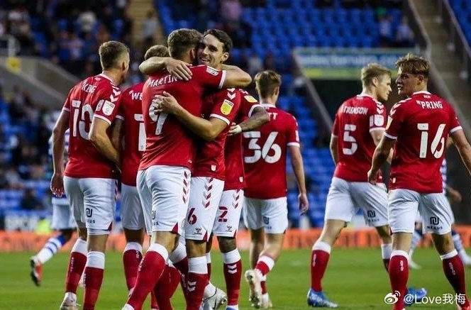 斯旺西主场大捷,接连斩获三连胜继续保持不败 斯旺西主场大捷,接连斩获三连胜继续保持不败