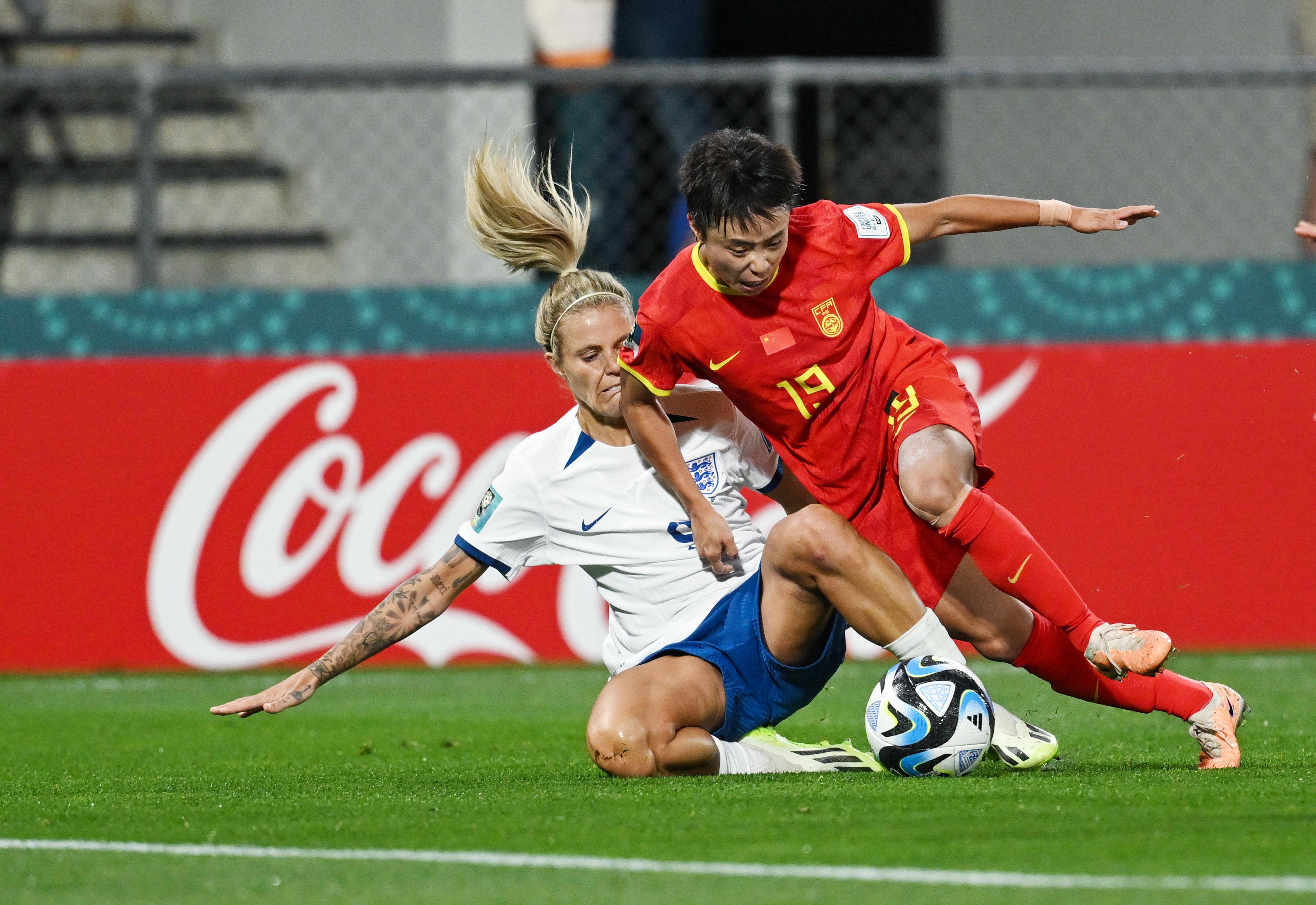 南非女足队在国际比赛中引人注目 南非女足队在国际比赛中引人注目