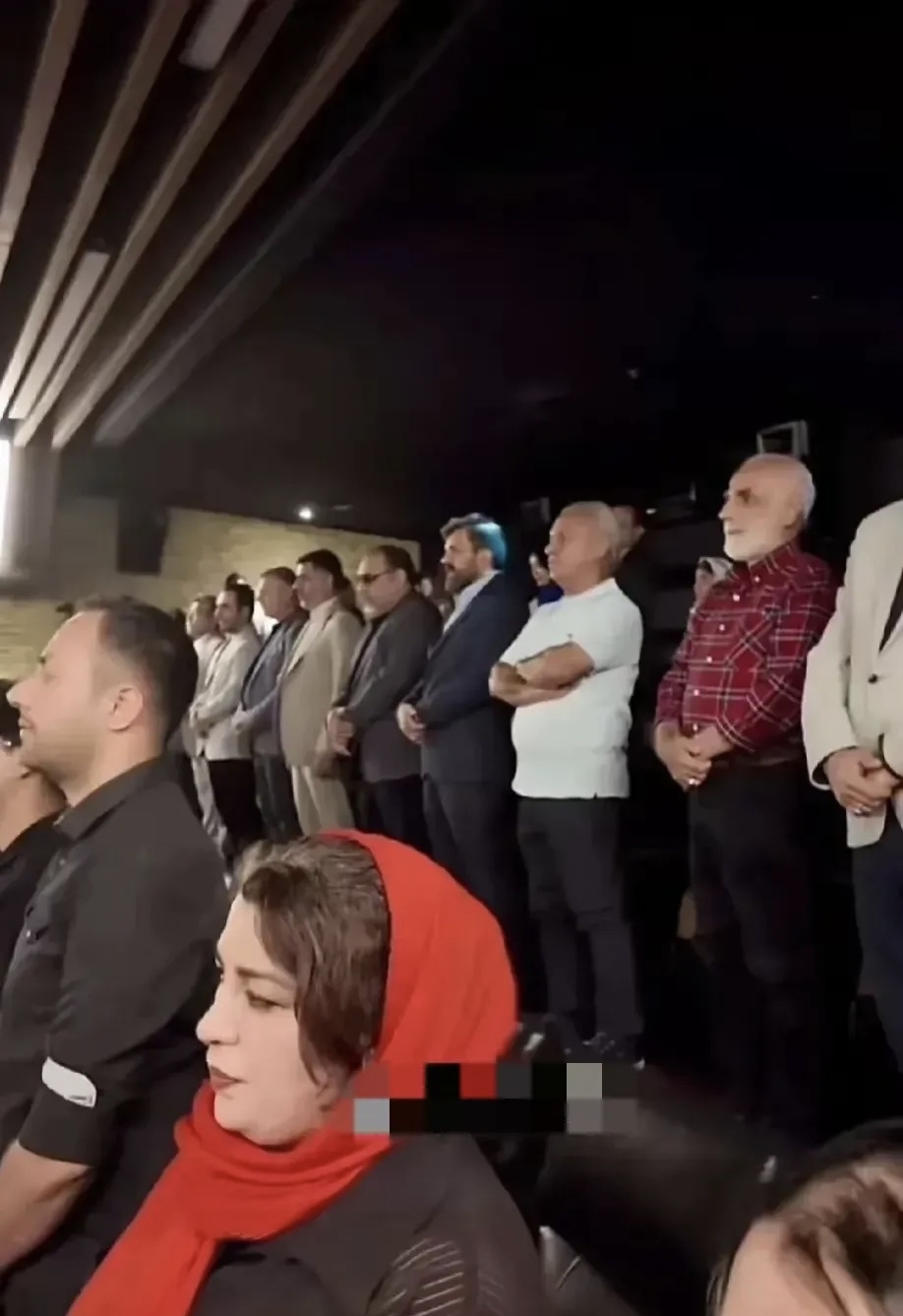 华伦西亚队员以顽强的意志战胜强敌