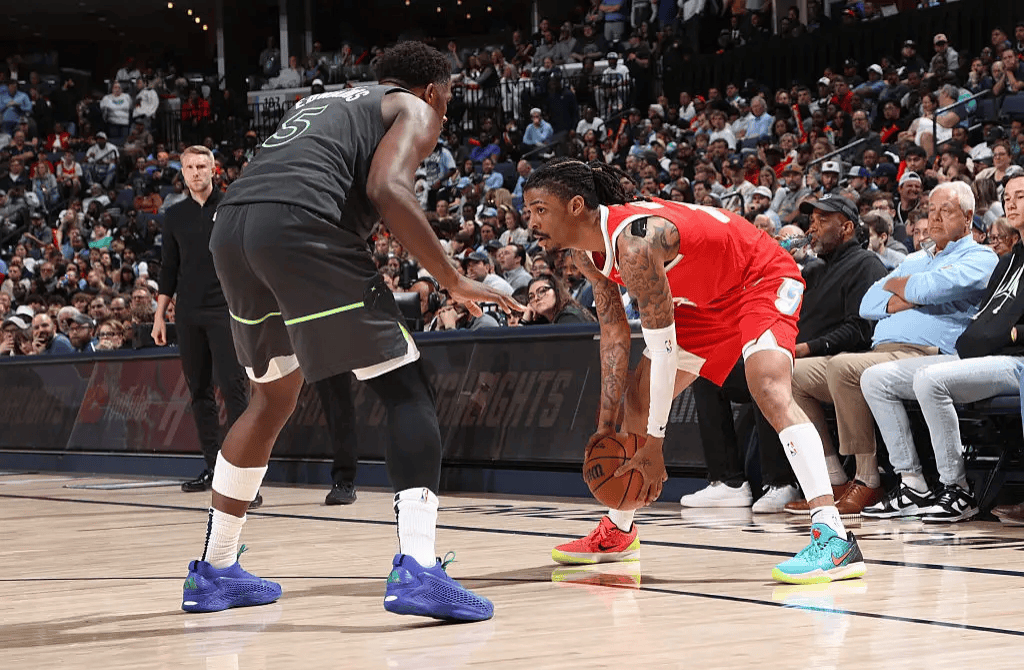 尼克斯与老鹰将在球场上拼尽全力 尼克斯与老鹰将在球场上拼尽全力