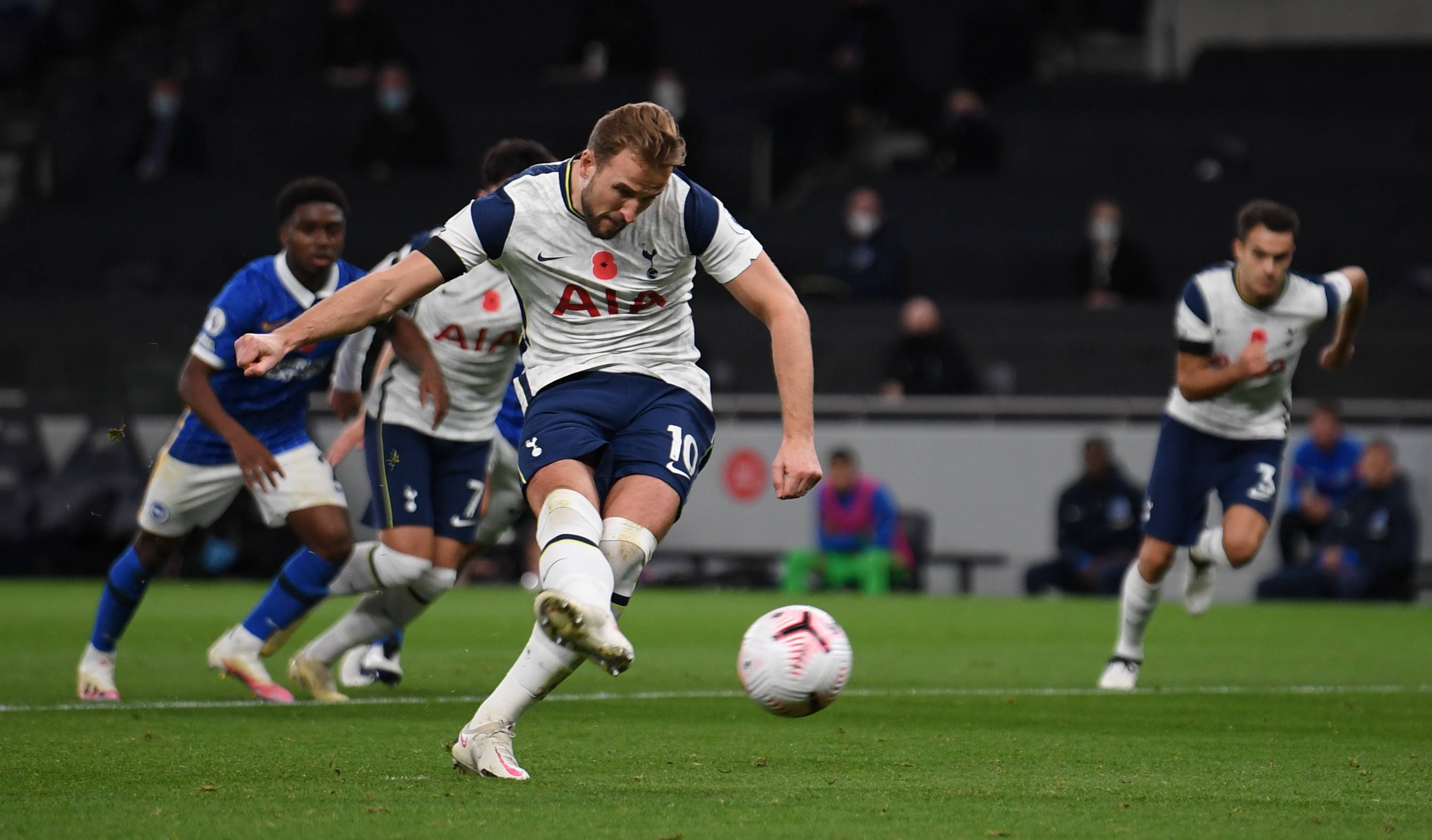 威廉希尔中文站-曼联客场遭遇逆转，惨败热刺无缘积分